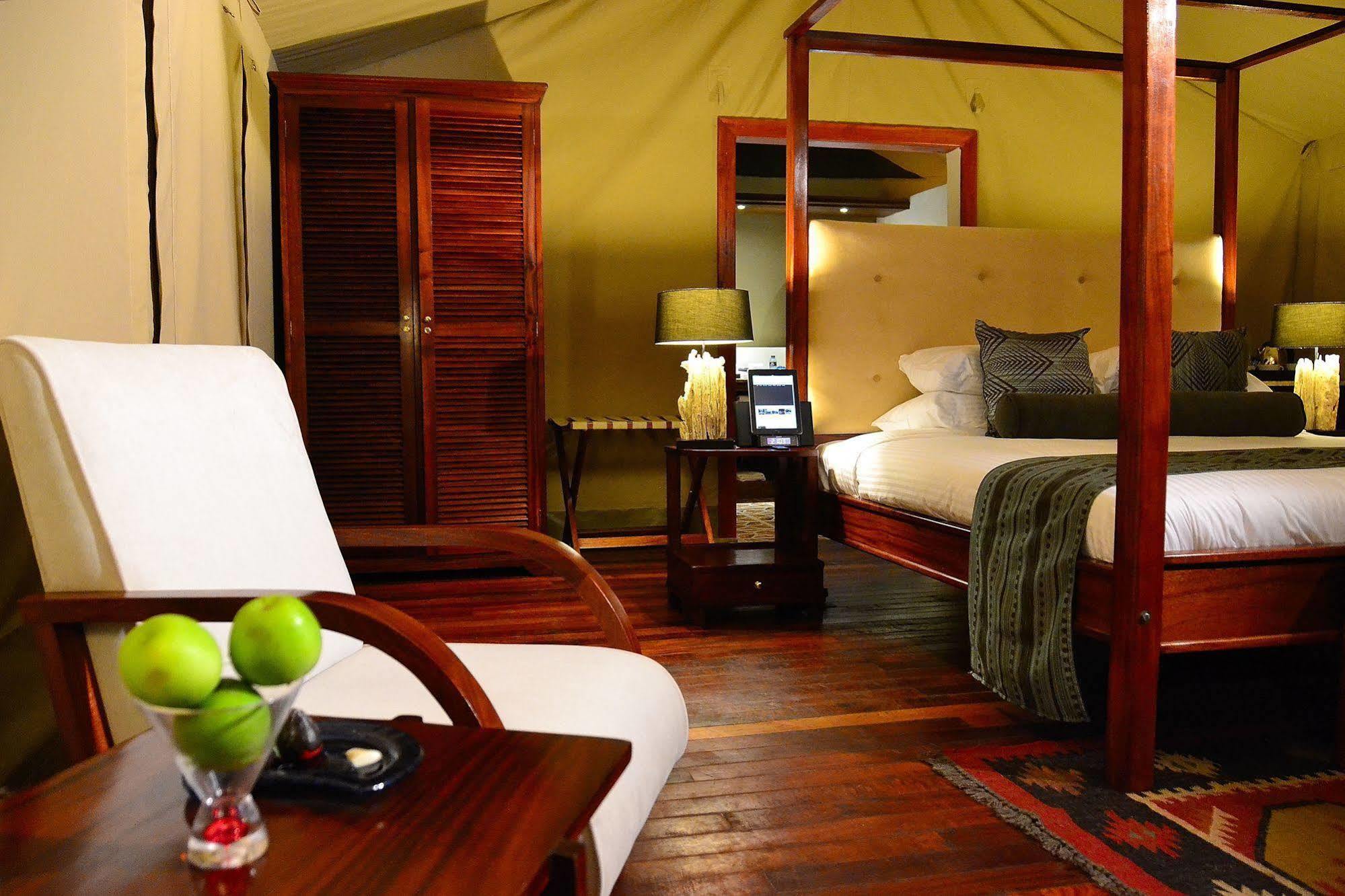 Отель Kiboko Luxury Camp Найваша Экстерьер фото