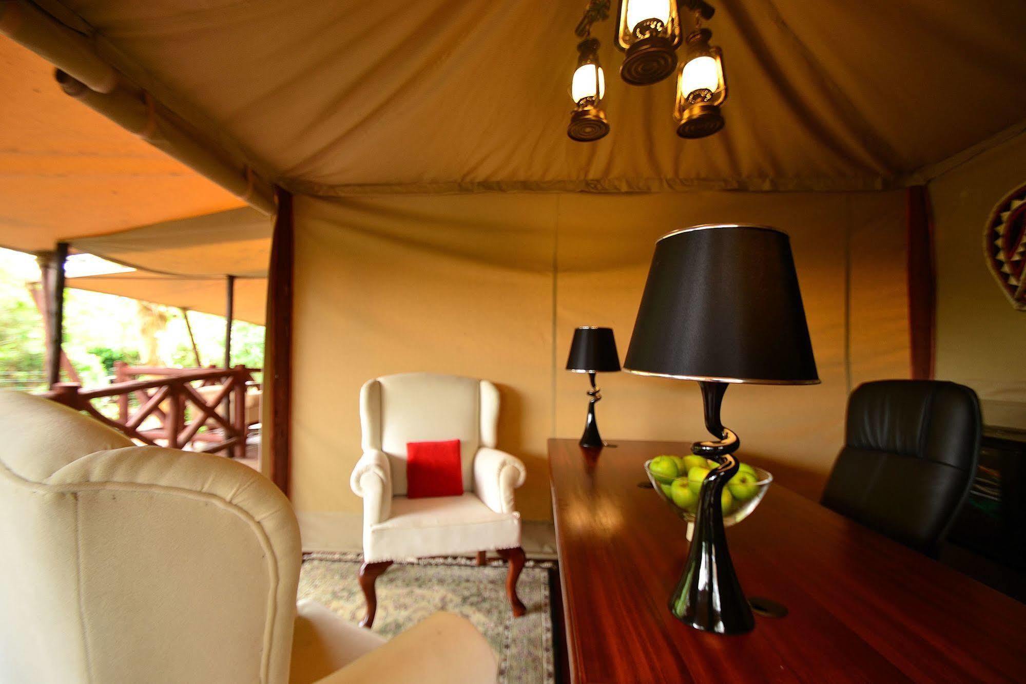 Отель Kiboko Luxury Camp Найваша Экстерьер фото
